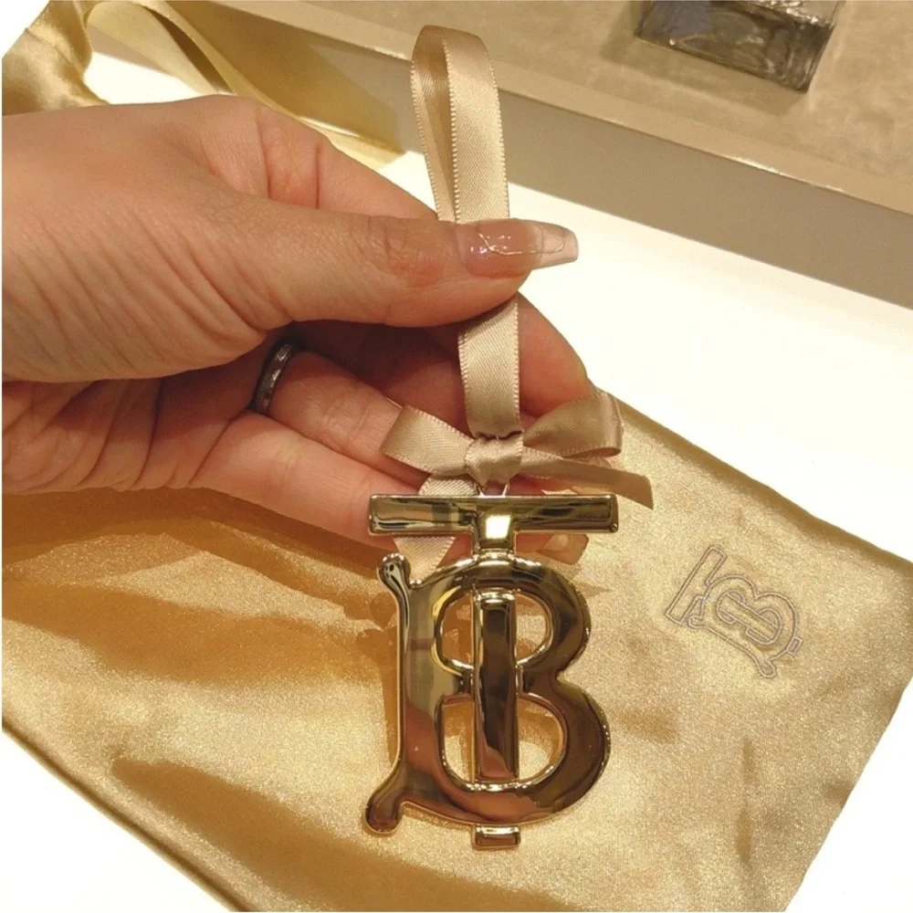 Burberry Gold Monogram Ornaments set - Picture 4 of 7